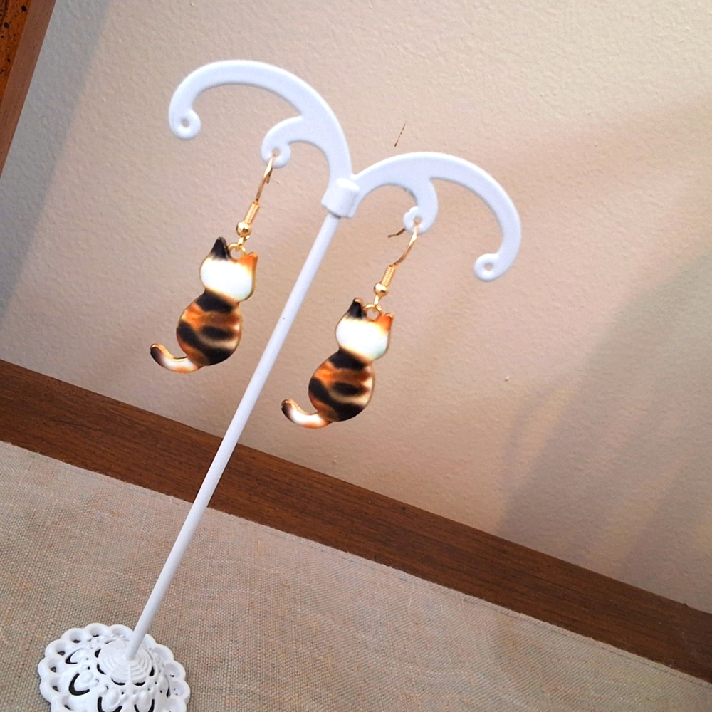 💥SALE💥Tiger Striped Cat NEW Dangle Earrings - Picture 4 of 4